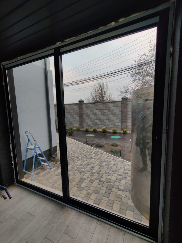 Раздвижные алюминиевые двери